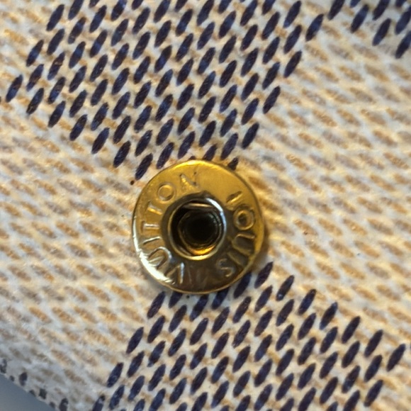 🤍💙 Louis Vuitton Damier Azur canvas key case Pre loved 💙🤍 - Picture 11 of 11